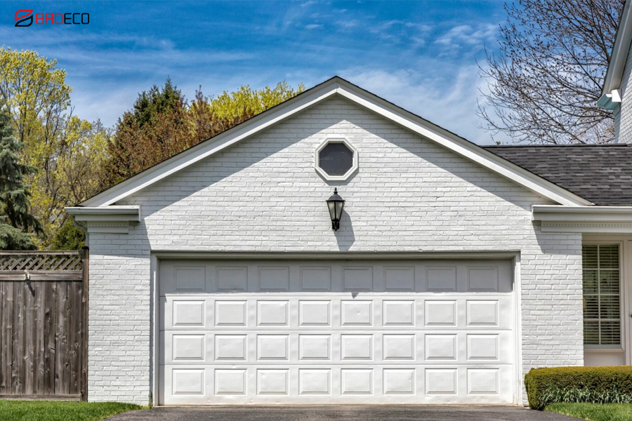 10 Tips for Seasonal Garage Door Maintenance